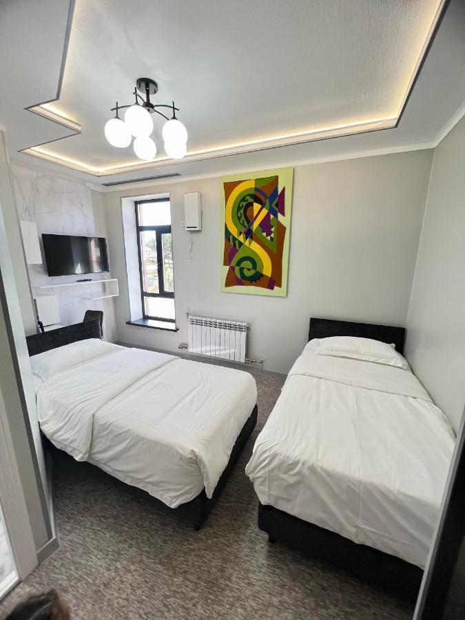 Mongu Hotel Karakol Kültér fotó